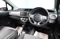 Toyota Vitz 9 из 16