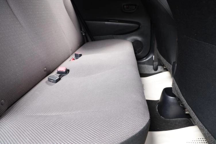 Toyota Vitz 15 из 16