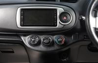 Toyota Vitz 13 из 16