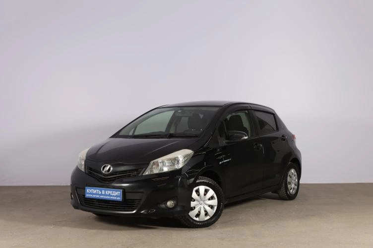 Toyota Vitz 3 из 16
