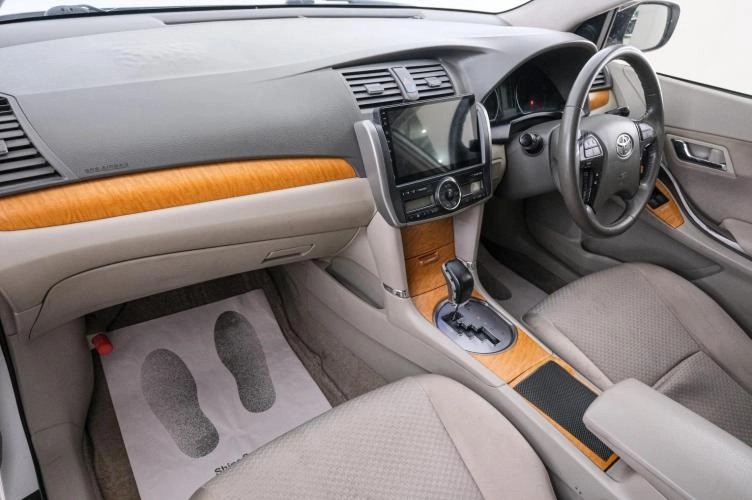 Toyota Premio 12 из 21