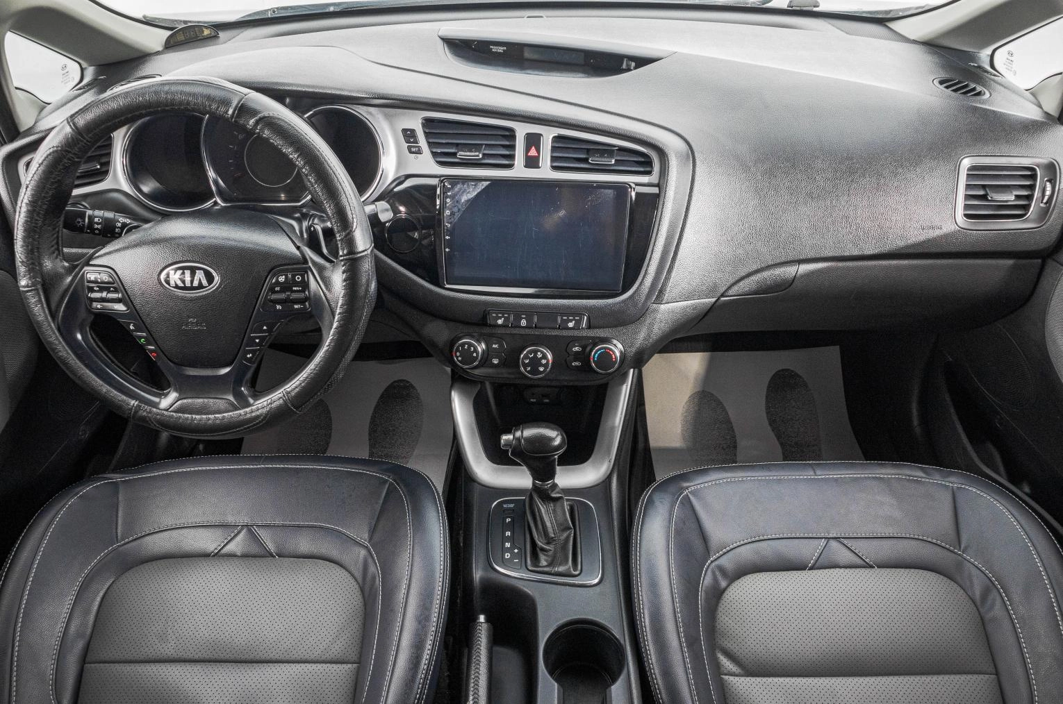 KIA cee'd 9 из 26