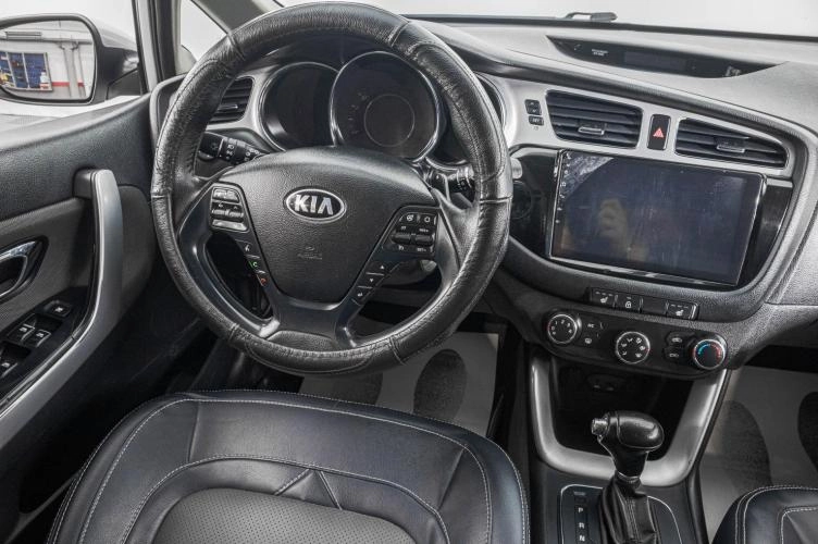 KIA cee'd 17 из 26