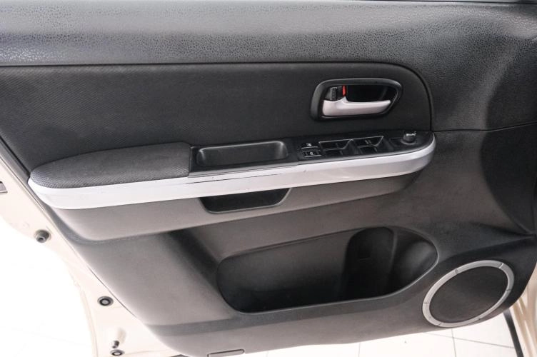 Suzuki Grand Vitara 18 из 21