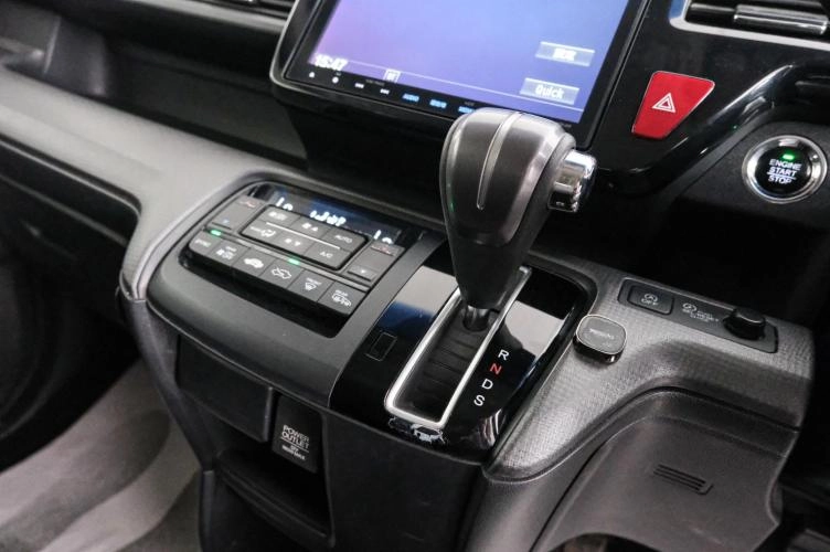 Honda Stepwgn Spada 16 из 24