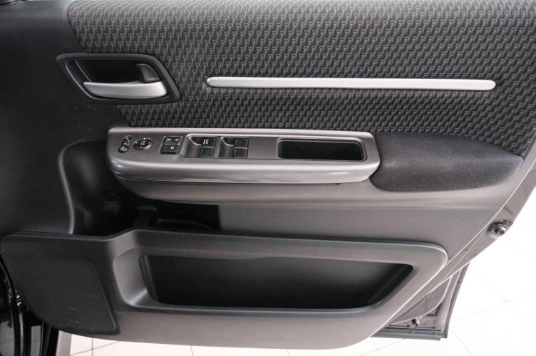 Honda Stepwgn Spada 21 из 24