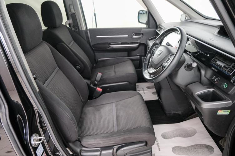 Honda Stepwgn Spada 7 из 24