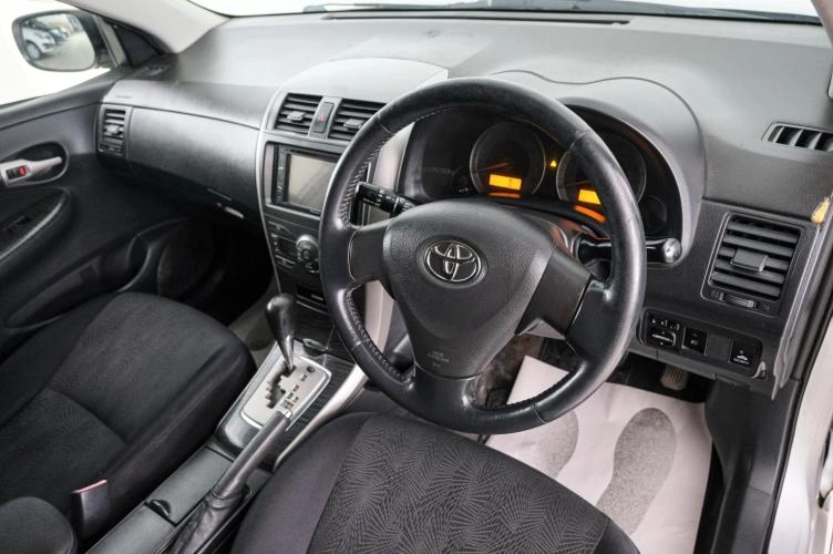 Toyota Corolla Fielder 8 из 22