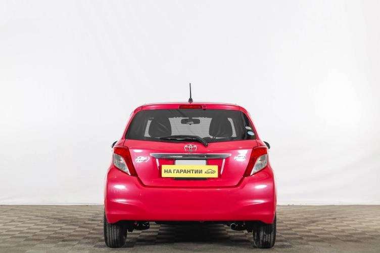 Toyota Vitz 5 из 6