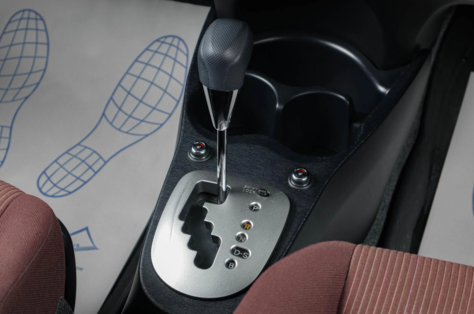 Toyota Vitz 15 из 16