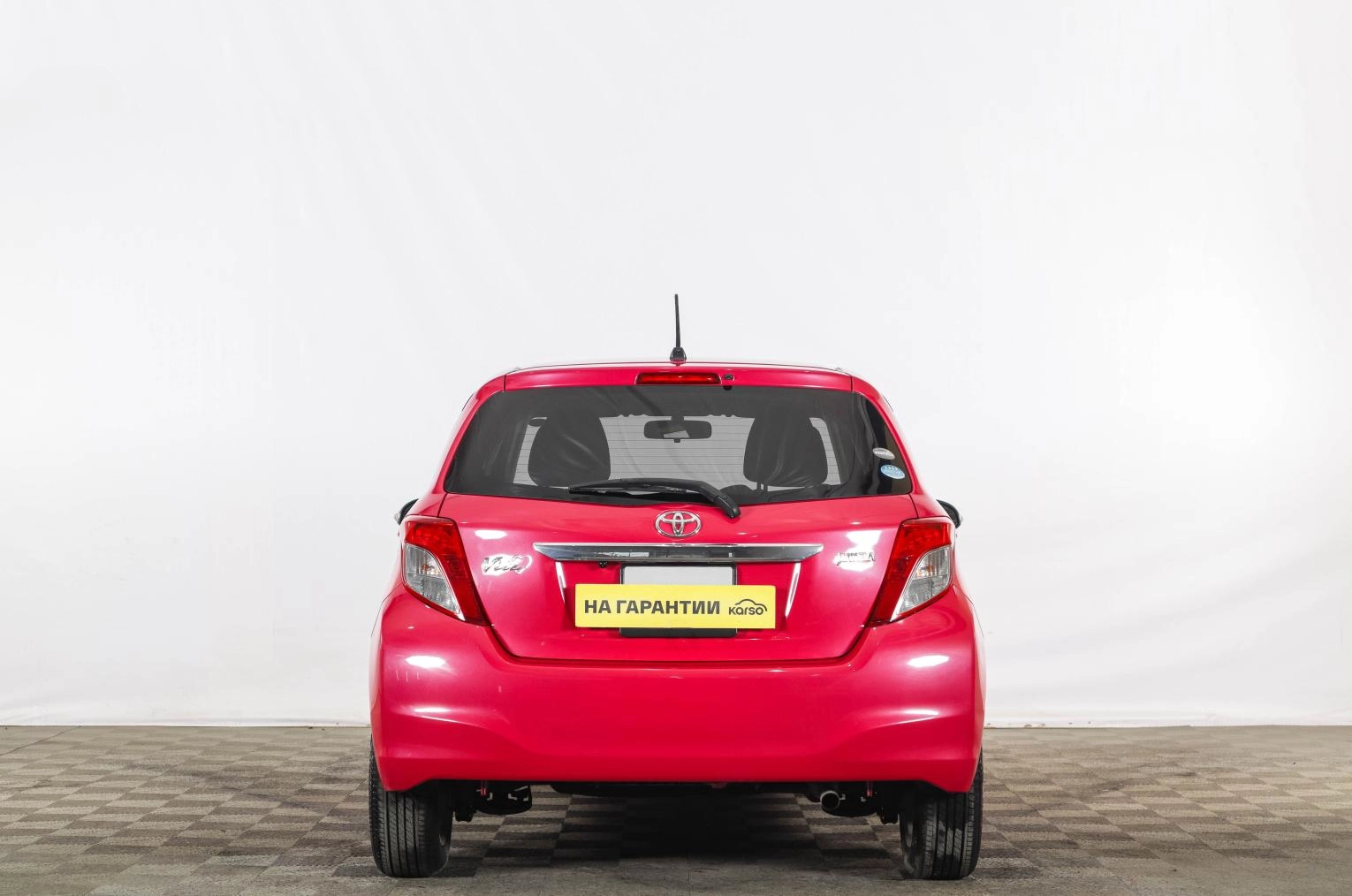 Toyota Vitz 5 из 16