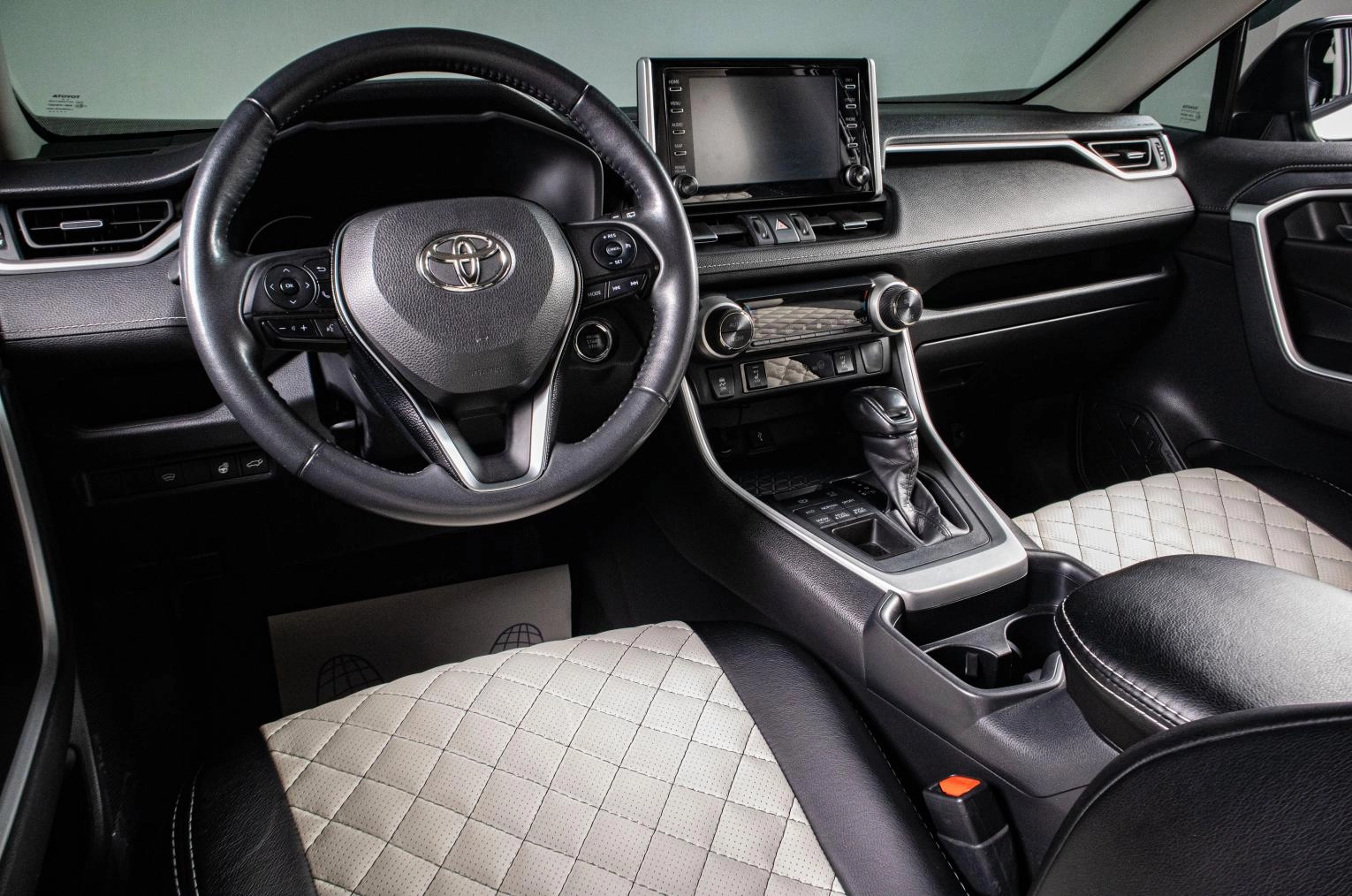 Toyota RAV4 13 из 19