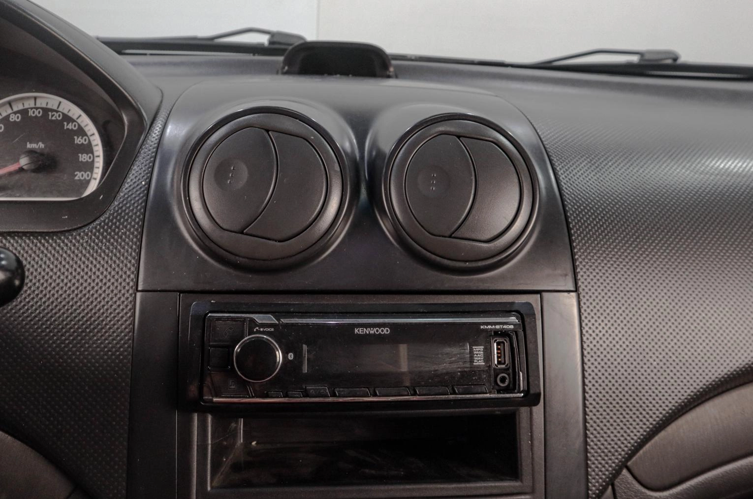 Chevrolet Aveo 11 из 15