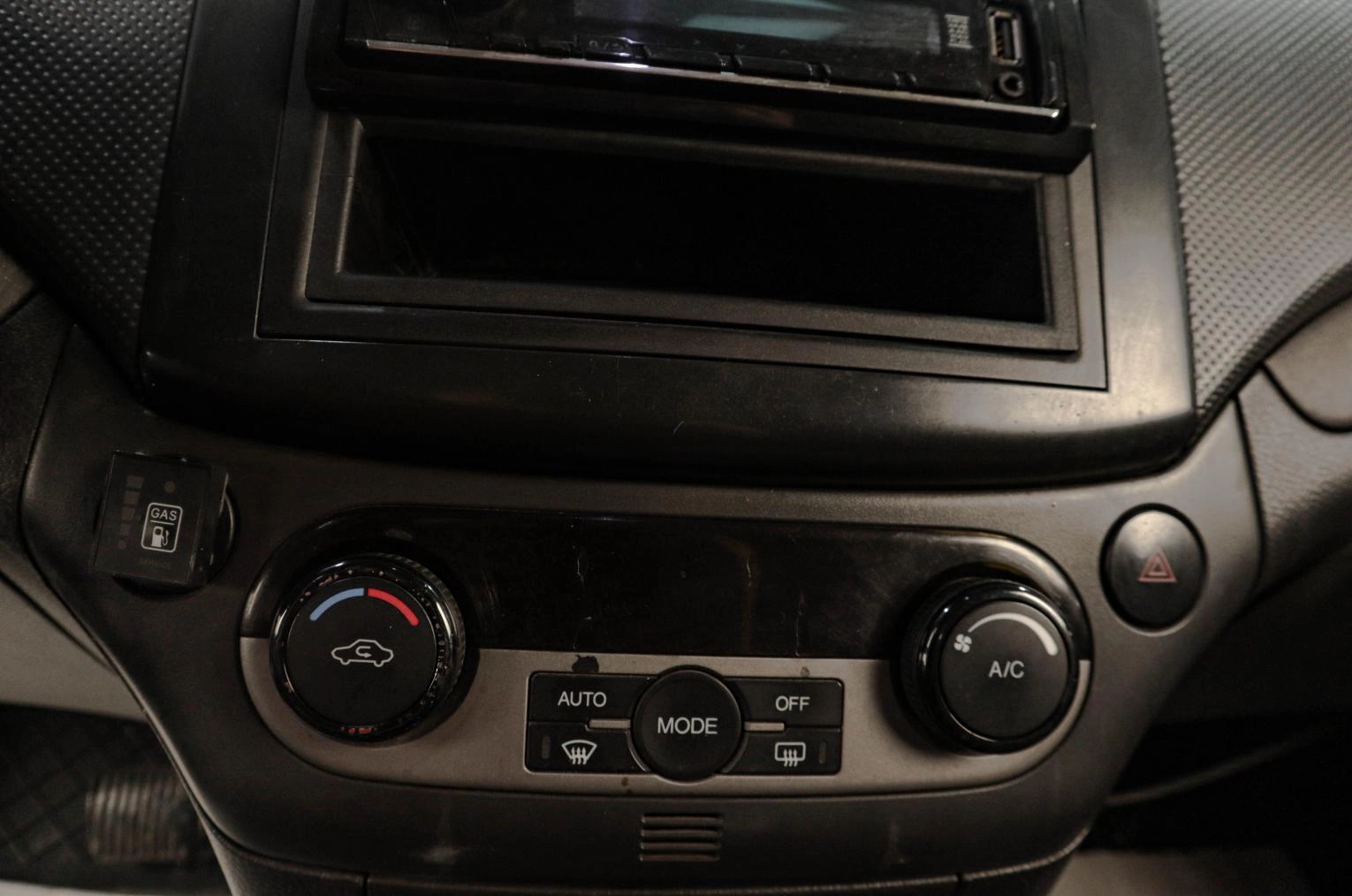 Chevrolet Aveo 12 из 15