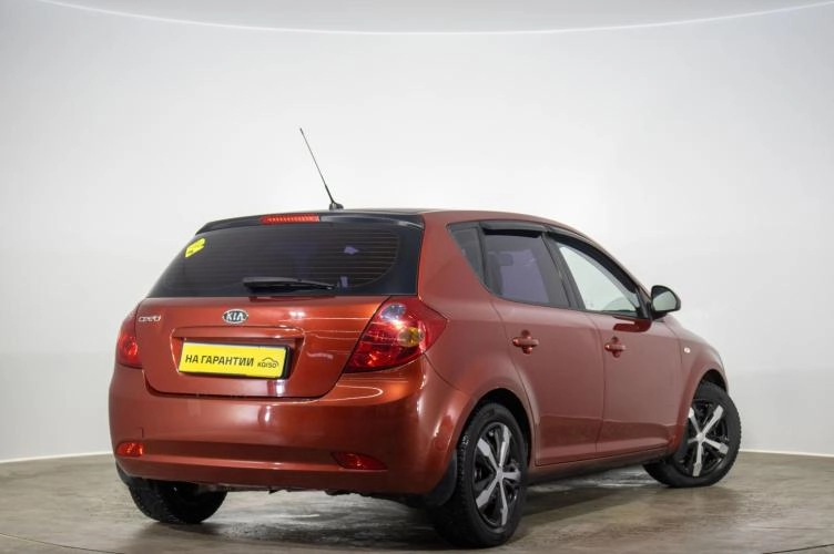 KIA cee'd 4 из 6