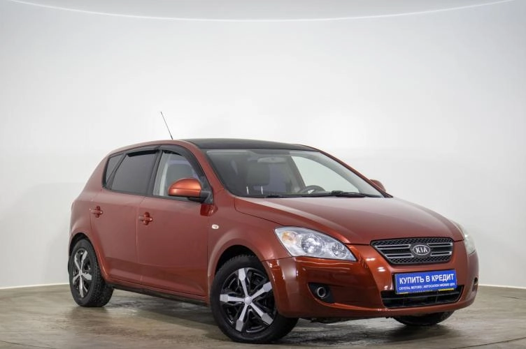 KIA cee'd 1 из 6