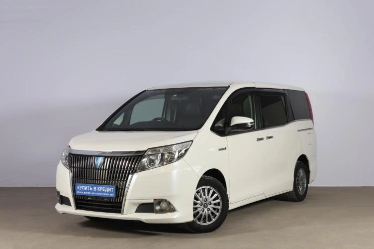 Toyota Esquire 3 из 6