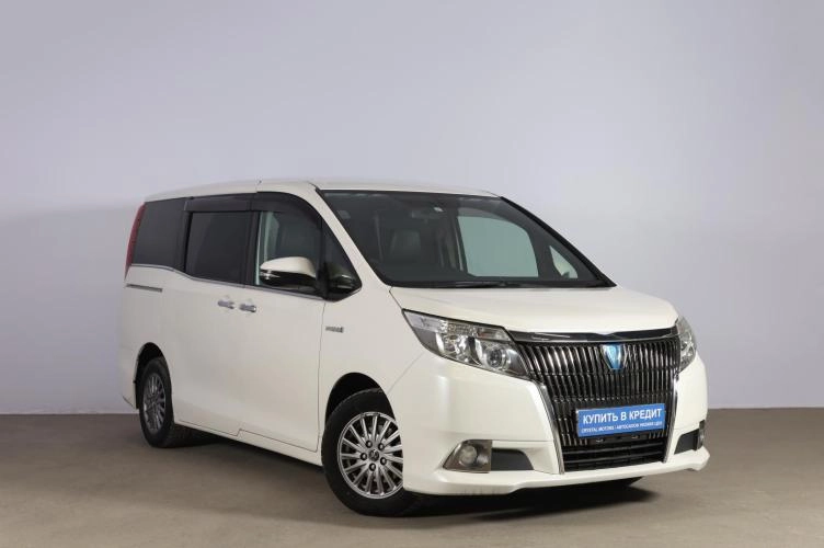 Toyota Esquire 1 из 6