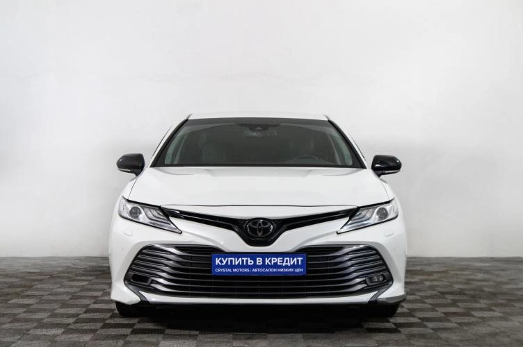 Toyota Camry 2 из 6