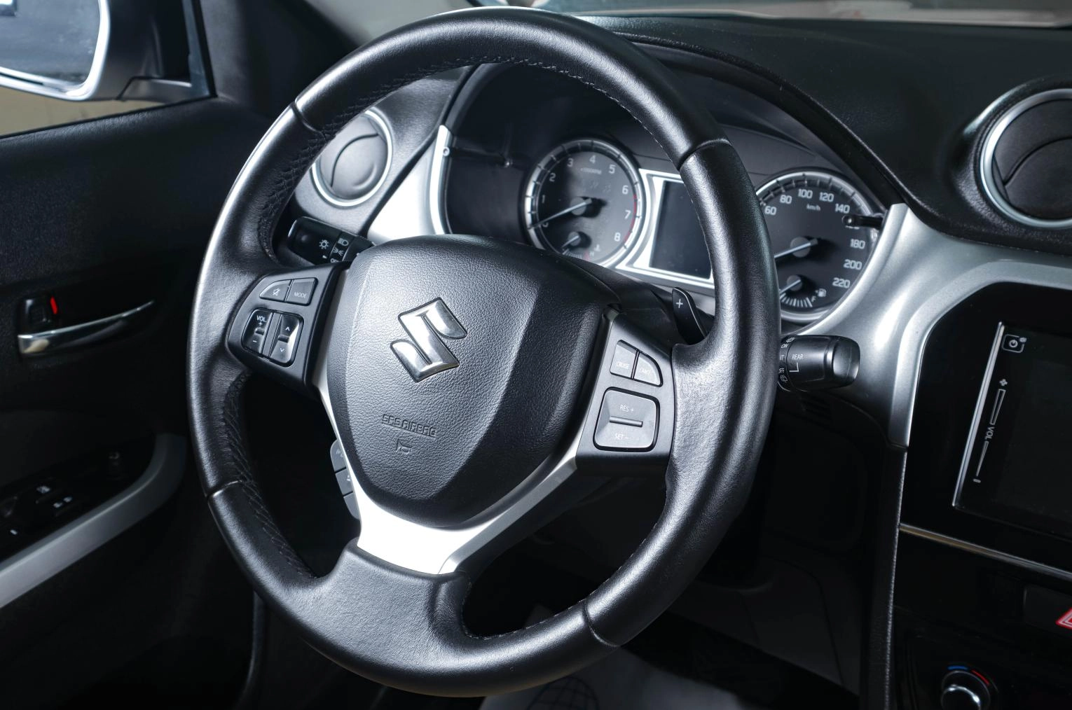 Suzuki Vitara 11 из 18