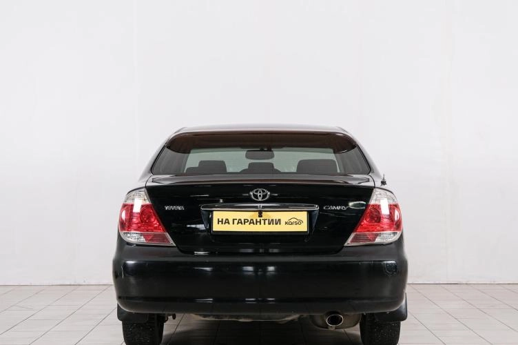 Toyota Camry 5 из 21
