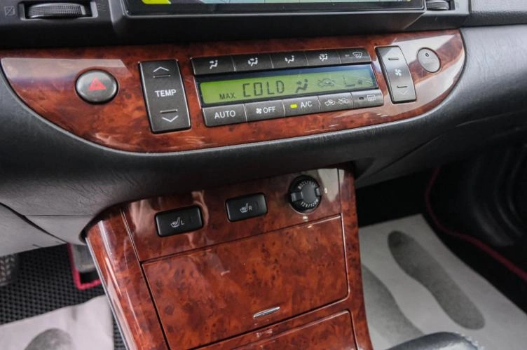 Toyota Camry 17 из 21