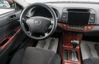 Toyota Camry 9 из 21