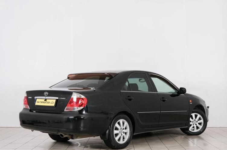 Toyota Camry 6 из 21