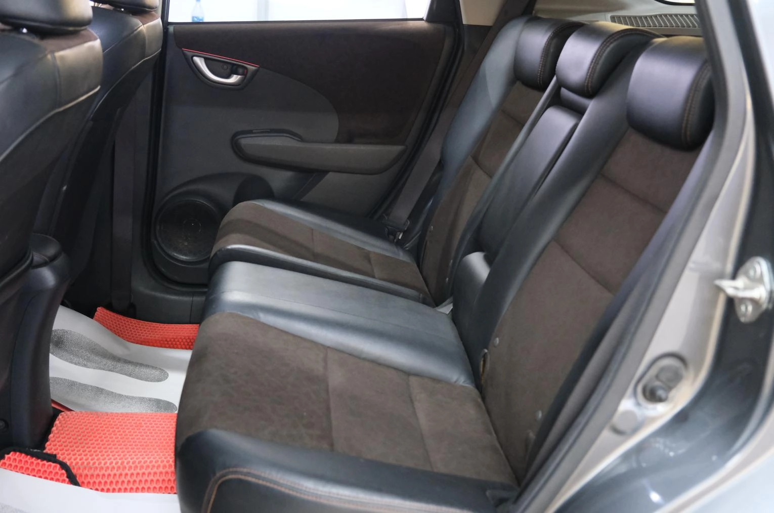 Honda Fit Shuttle 18 из 20