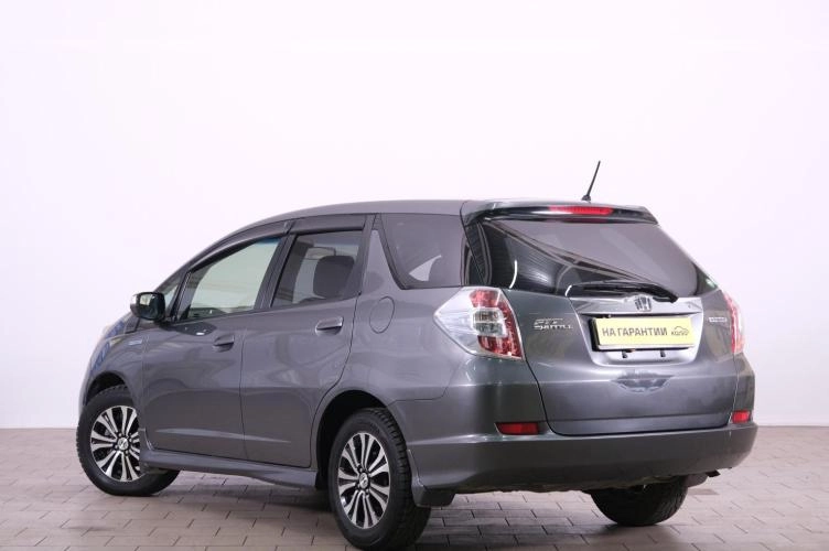 Honda Fit Shuttle 4 из 6