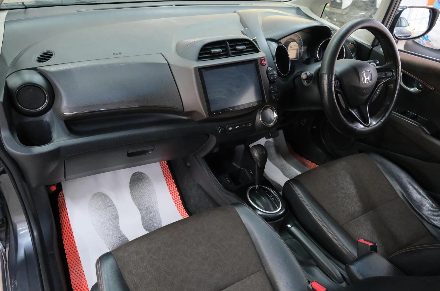 Honda Fit Shuttle 16 из 20