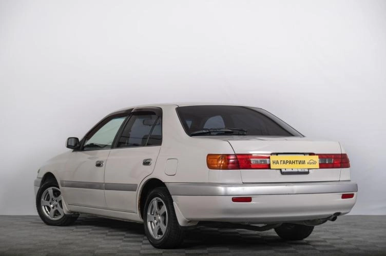 Toyota Corona Premio 5 из 6