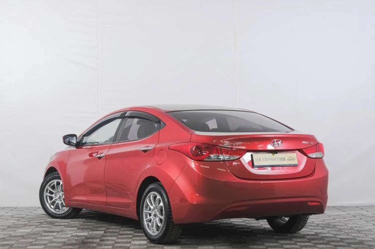 Hyundai Avante 4 из 6