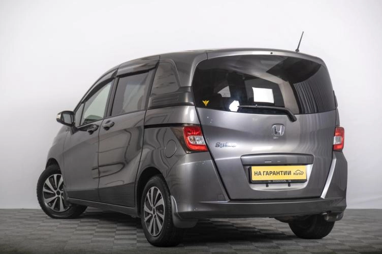 Honda Freed 5 из 6