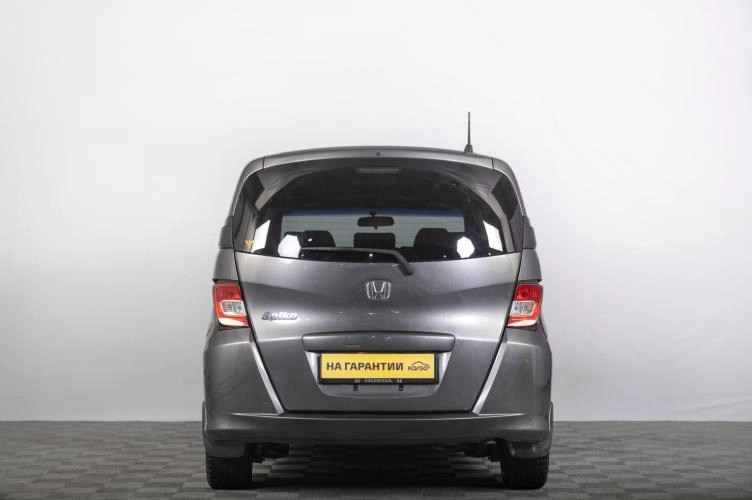 Honda Freed 4 из 6
