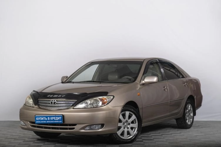 Toyota Camry 2 из 6