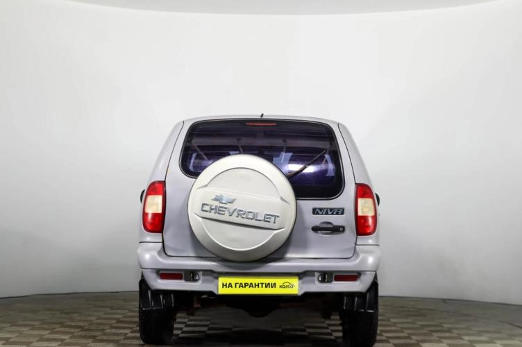 Chevrolet Niva 5 из 6