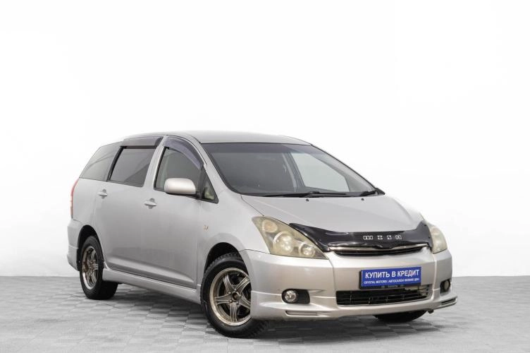 Toyota Wish 1 из 6