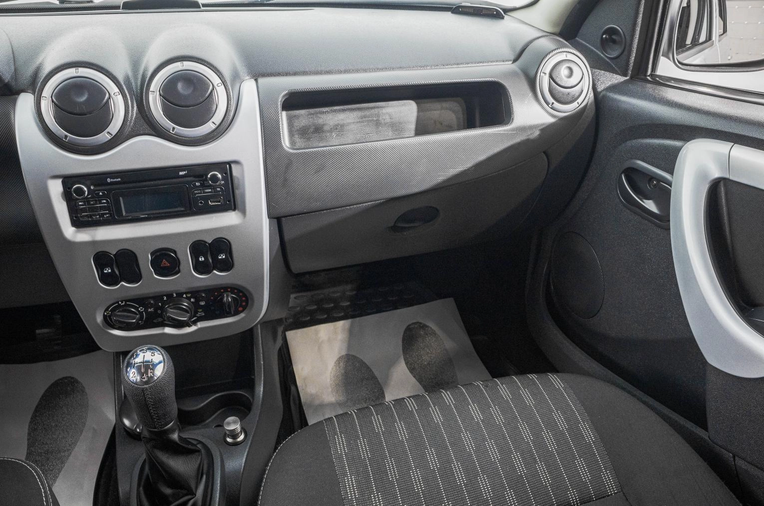 Renault Sandero 17 из 21