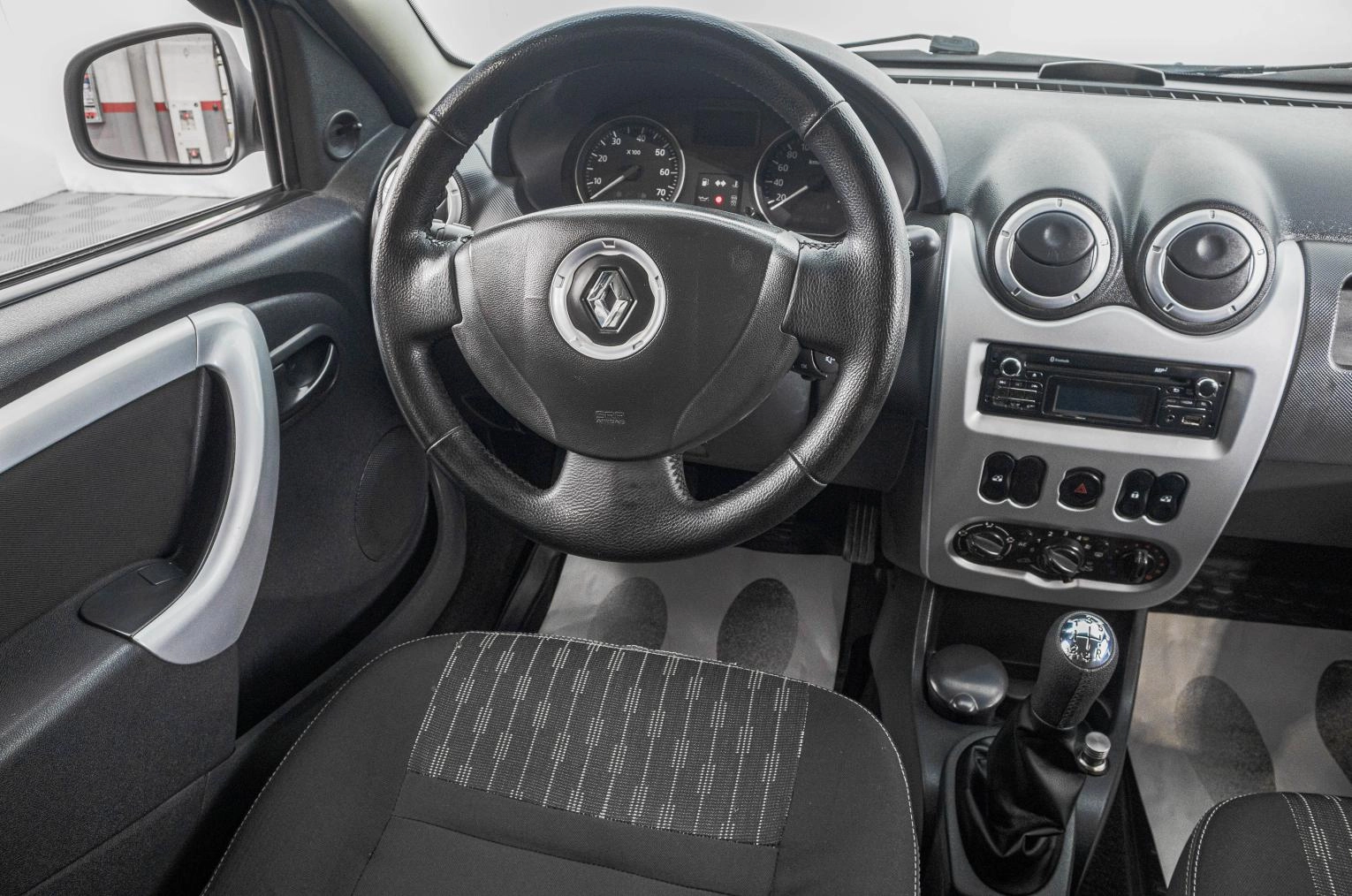 Renault Sandero 12 из 21