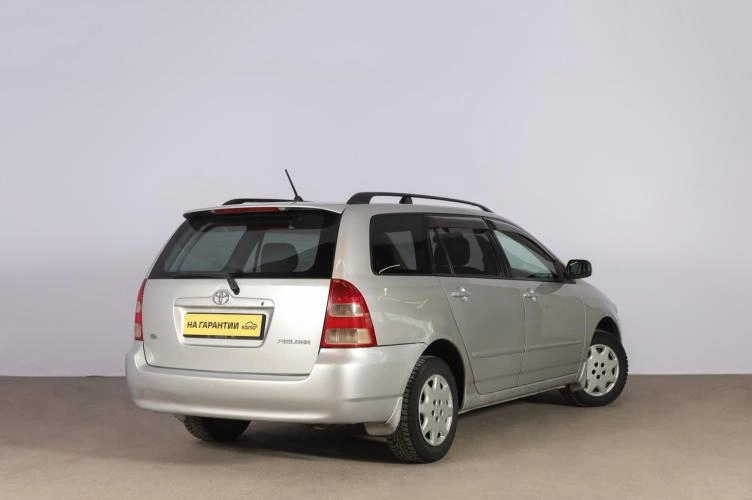 Toyota Corolla Fielder 4 из 6