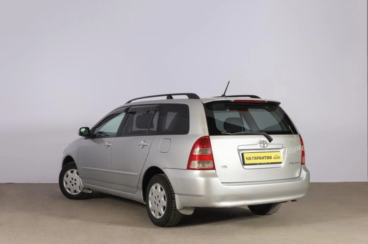 Toyota Corolla Fielder 6 из 6