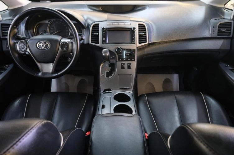 Toyota Venza 14 из 23