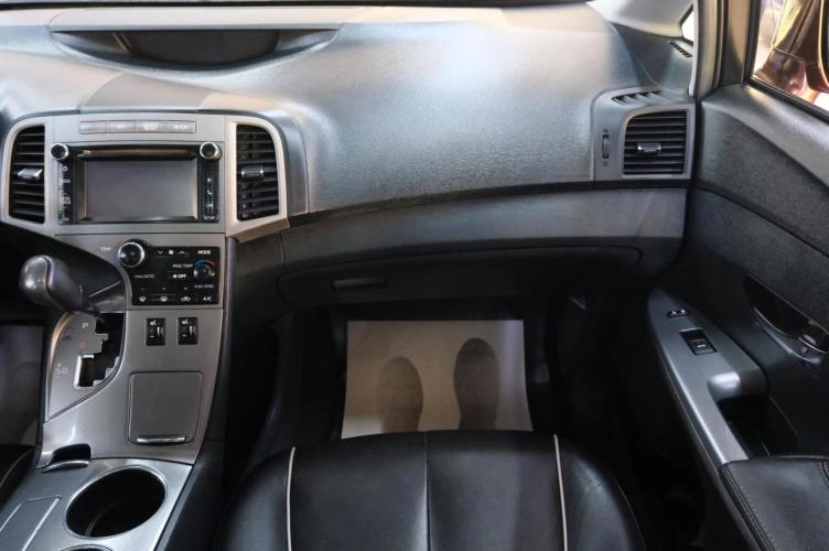 Toyota Venza 18 из 23