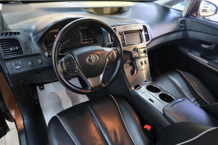 Toyota Venza 11 из 23