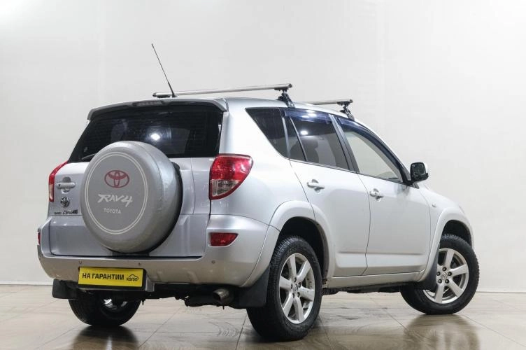 Toyota RAV4 6 из 6