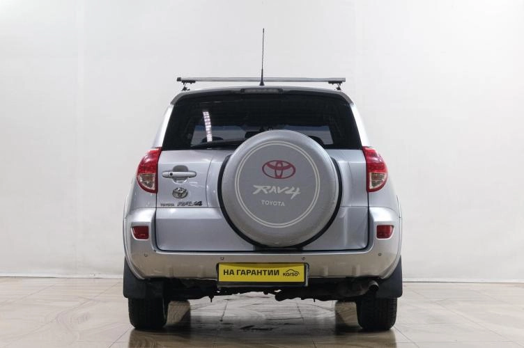 Toyota RAV4 5 из 6