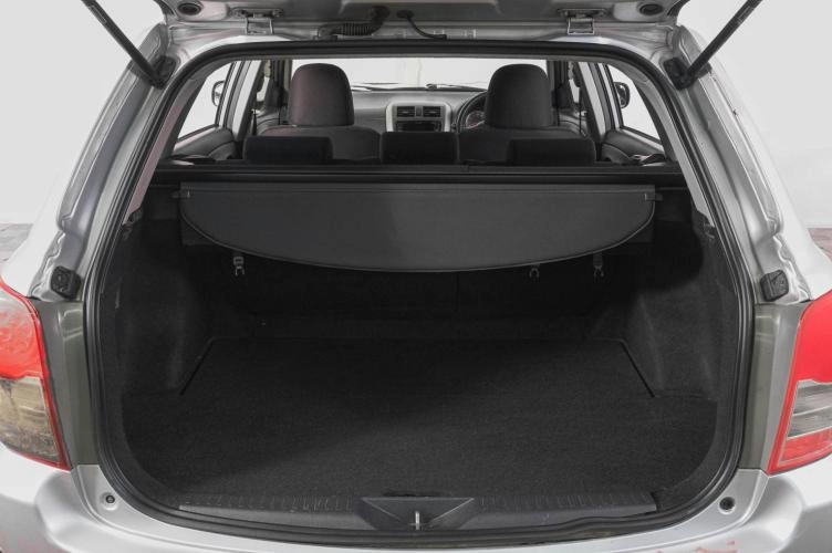 Toyota Corolla Fielder 7 из 19