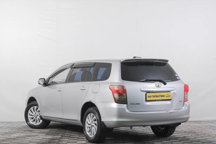 Toyota Corolla Fielder 4 из 6