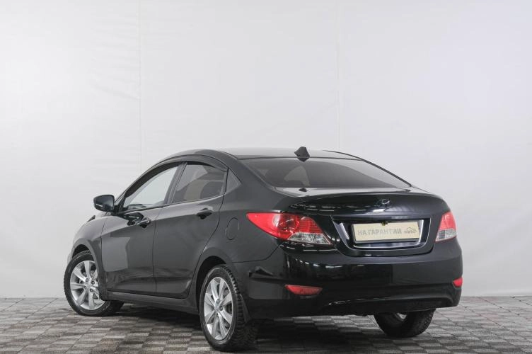 Hyundai Solaris 4 из 6